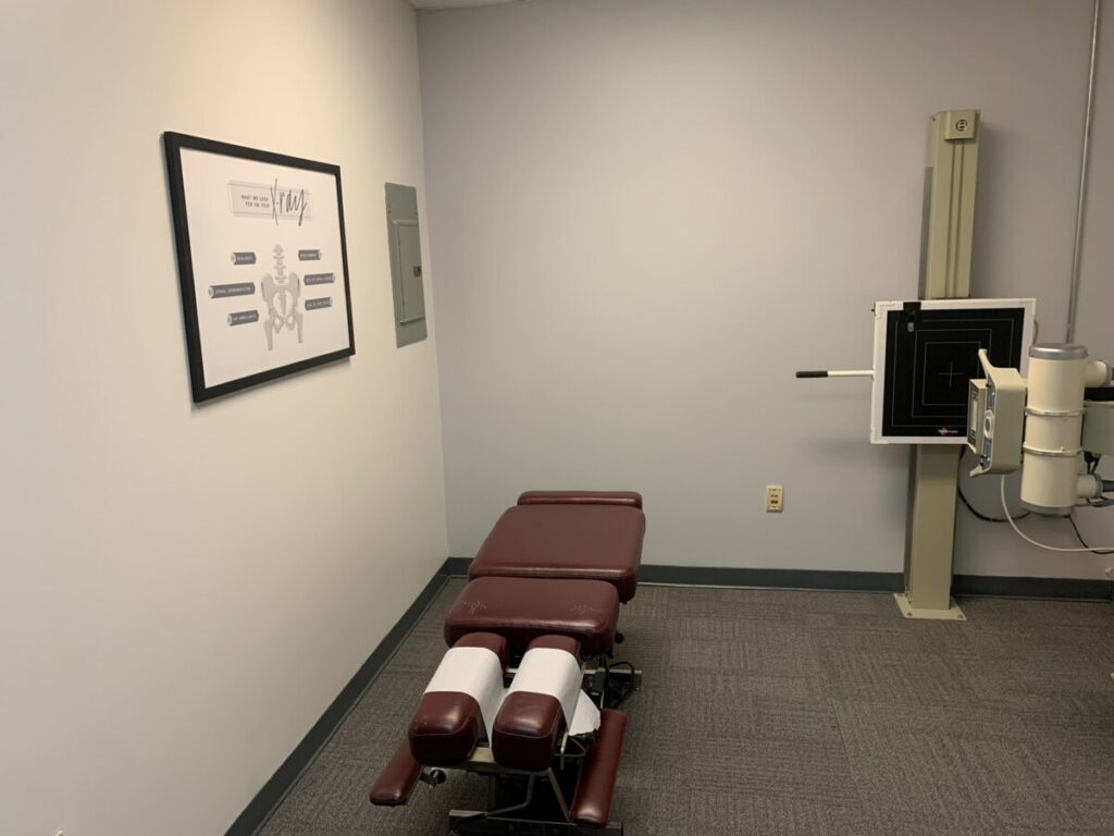 An X-Ray and Treatment room at HealthSource of Brentwood.