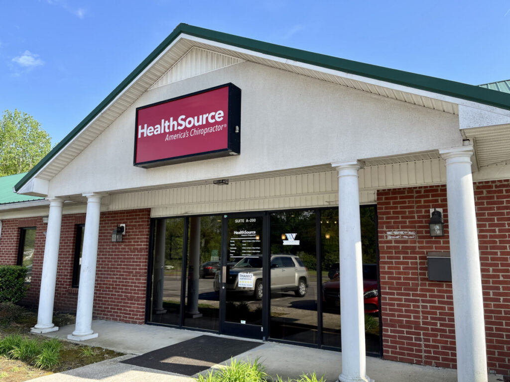The exterior entrance at HealthSource of Murfreesboro.