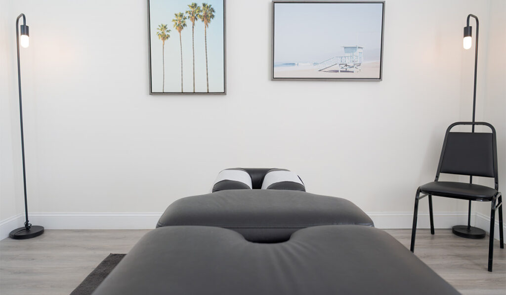 Chiropractic treatment room at HealthSource of Decatur.